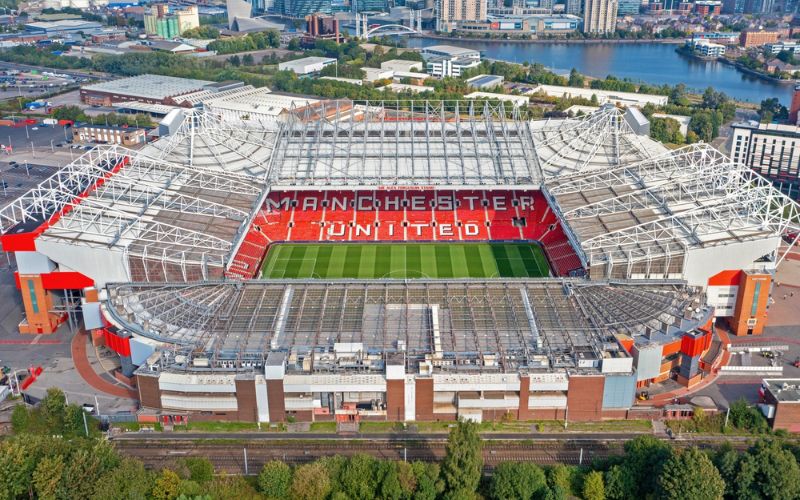 Toàn cảnh sân vận động Old Trafford
